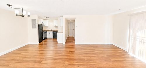 4-685 Oak St, Brockton, MA, 02301-1185 | Card Image