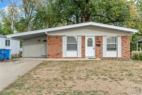 235 Moule Dr, Florissant, MO, 63031-1625 | Card Image
