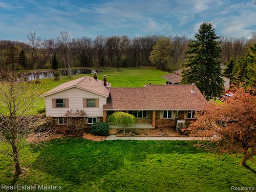 8187 N Elms Rd, Flushing, MI, 48433-8815 | Card Image