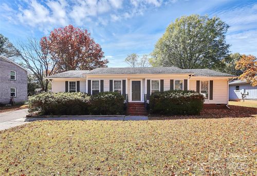 7401 Quail Ridge Dr, Charlotte, NC, 28226-8220 | Card Image