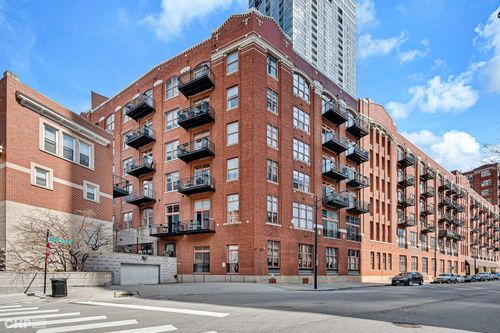 5c-360 W Illinois St, Chicago, IL, 60654-5240 | Card Image