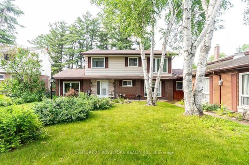570 Phillip St E, Gravenhurst, ON, P1P1M3 | Card Image