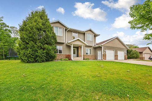 1540 Greenleaf Rd, Owatonna, MN, 55060-4631 | Card Image