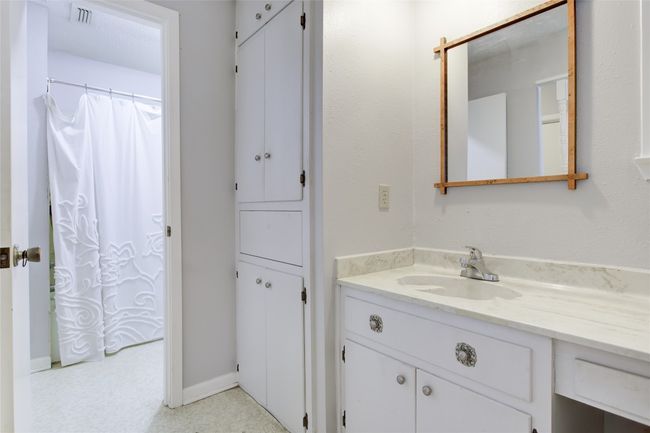 400 N Brazos, House other with 3 bedrooms, 2 bathrooms and null parking in Granger TX | Image 26