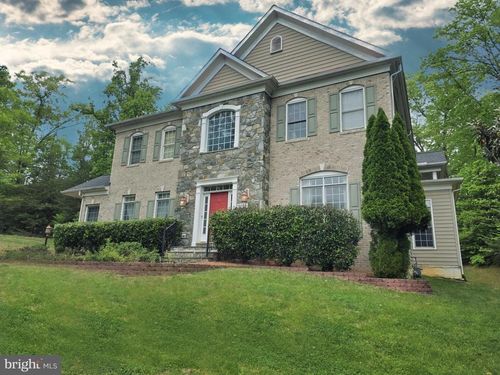 9205 Forest Greens Dr, Lorton, VA, 22079-3449 | Card Image