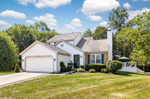 8958 Holquest Dr, Lewis Center, OH, 43035-8425 | Card Image