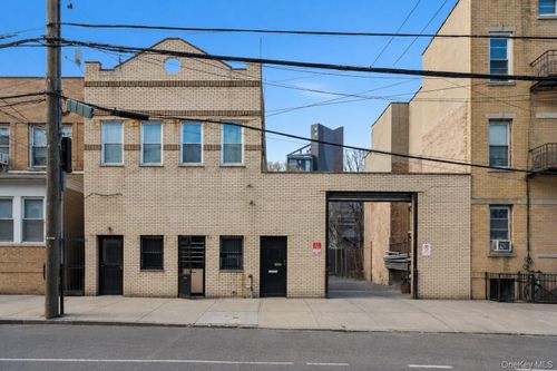 31-30 14th St, Long Island City, NY, 11106-4809 | Card Image