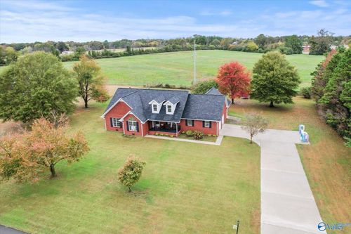 220 Santileon Ln, Rainsville, AL, 35986-5951 | Card Image