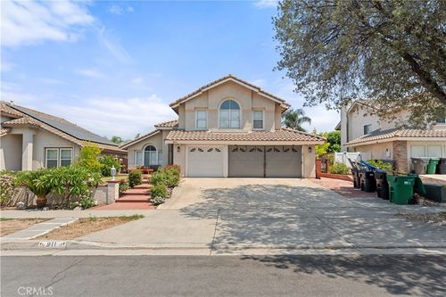 911 Homestead Rd, Corona, CA, 92878-9758 | Card Image