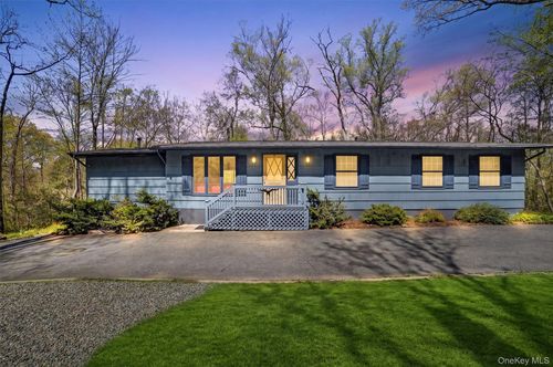 11 Canada Hill Dr, Garrison, NY, 10524-3028 | Card Image