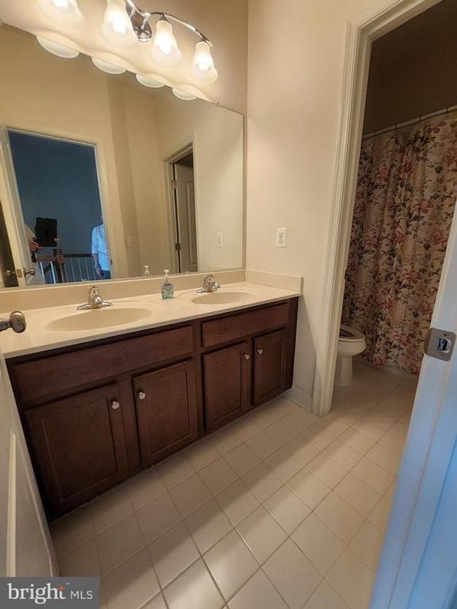 8952 Center St, Townhouse with 3 bedrooms, 3 bathrooms and null parking in Manassas VA | Image 15