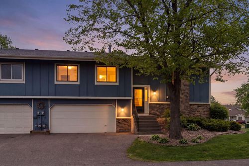 7511 Wedgewood Way, Maple Grove, MN, 55311-2801 | Card Image
