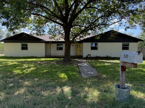 501 N Emerson St, Mart, TX, 76664-1242 | Card Image