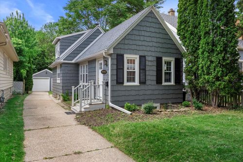 5157 N Woodruff Avenue, Whitefish Bay, WI, 53217 | Card Image