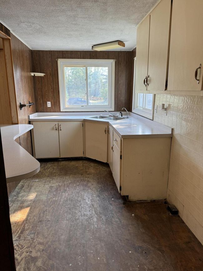 Kitchen | Image 9
