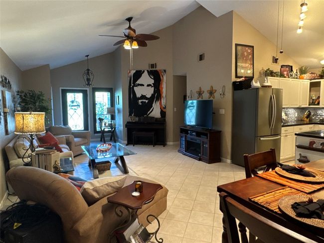 746 Pecan Ln, House other with 3 bedrooms, 2 bathrooms and 6 parking in Cottonwood Shores TX | Image 6
