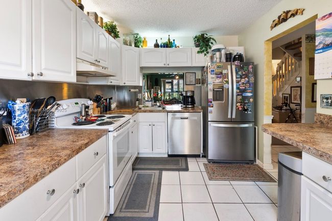 2834 - 3705 Carambola Cir N, Townhouse with 3 bedrooms, 3 bathrooms and null parking in Coconut Creek FL | Image 6