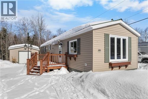 240 Birchgrove St, Beresford, NB, E8K1G7 | Card Image