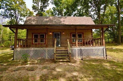 421 E County Line Rd, Underwood, IN, 47177-6861 | Card Image