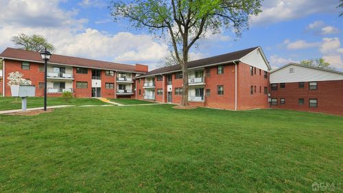 5-d-1300 Rockage Rd, Warren, NJ, 07059 | Card Image