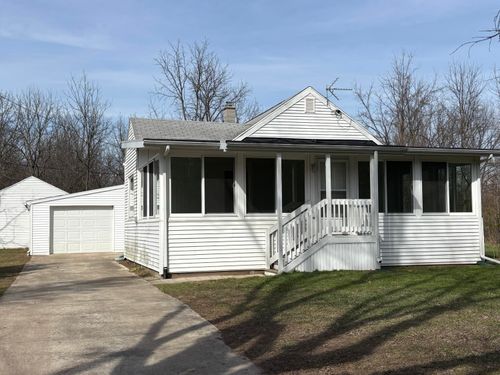 1909 Bell Rd, Niles, MI, 49120-4384 | Card Image