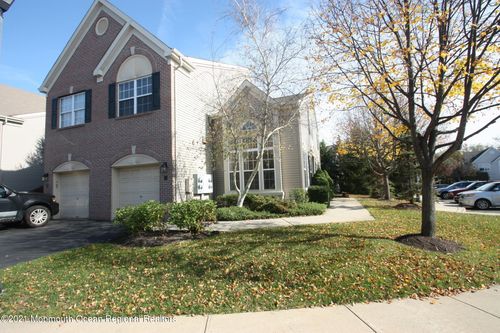 86 Banyan Blvd, Holmdel, NJ, 07733-2782 | Card Image