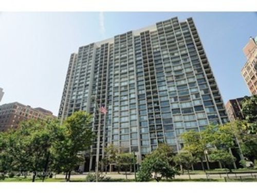 410-3200 N Lake Shore Dr, Chicago, IL, 60657-3906 | Card Image
