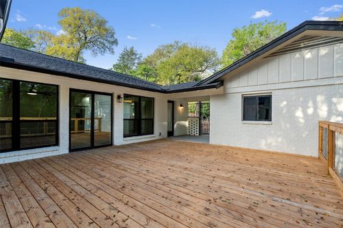 12333 Blue Water Dr, Austin, TX, 78758-2802 | Card Image