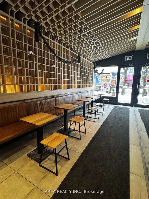 390 Queen St W, Toronto, ON, M5V2A6 | Card Image