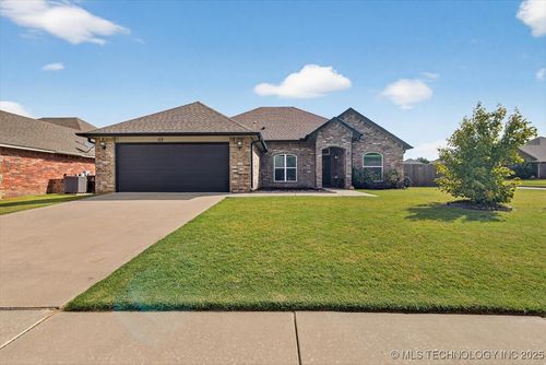 113 47th St, Broken Arrow, OK, 74014-1991 | Card Image