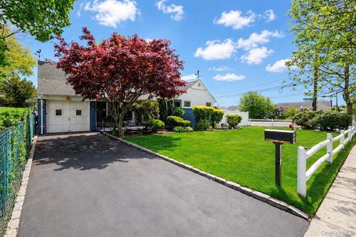 1221 Wantagh Oaks Gate, Wantagh, NY, 11793-2734 | Card Image