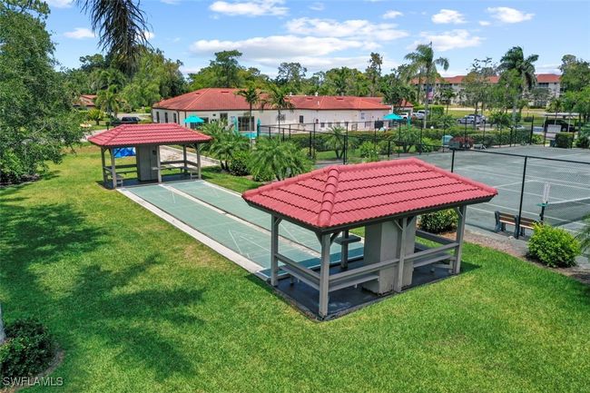 E210 - 1055 Forest Lakes Dr, Condo with 2 bedrooms, 2 bathrooms and null parking in NAPLES FL | Image 27