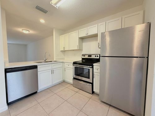 910 Summit Lake Dr, West Palm Beach, FL, 33406-9111 | Card Image