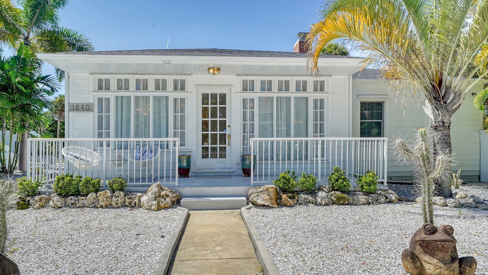 Oak St, Sarasota, FL 34236