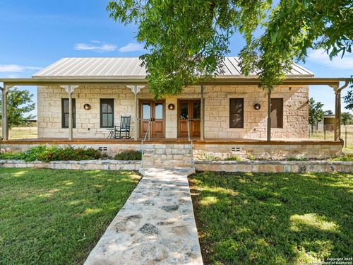 4369 Reeh Weinheimer Rd, Fredericksburg, TX, 78624-8064 | Card Image