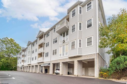 217-217 Fountain Vw, Morgantown, WV, 26505-3851 | Card Image