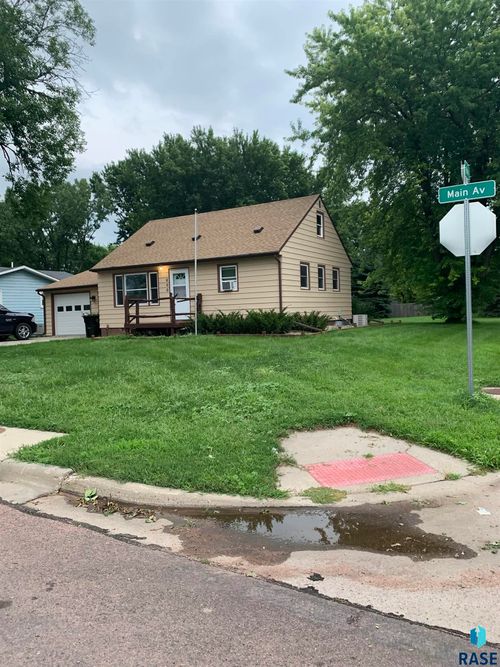 600 N Main Ave, Hartford, SD, 57033-2175 | Card Image