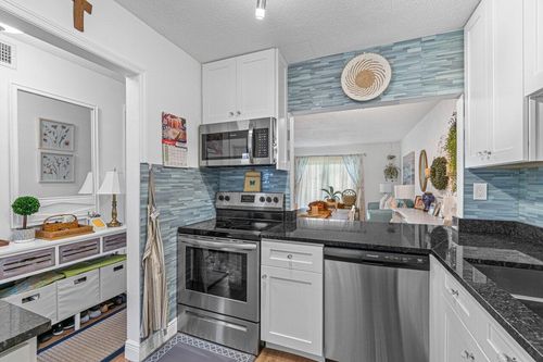 211-2855 Garden Dr S, Lake Worth, FL, 33461-6283 | Card Image