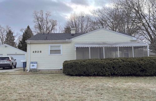 4926 Burchfield Ave, Lansing, MI, 48910-5384 | Card Image