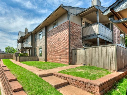 201-11403 Springhollow Rd, Oklahoma City, OK, 73120-4602 | Card Image