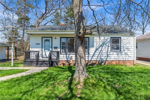 3802 Park Dr, Parma, OH, 44134-4655 | Card Image