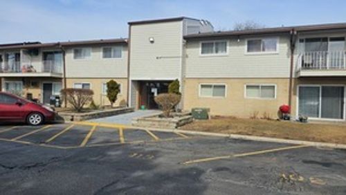 218-850 E Old Willow Rd, Prospect Heights, IL, 60070-2130 | Card Image