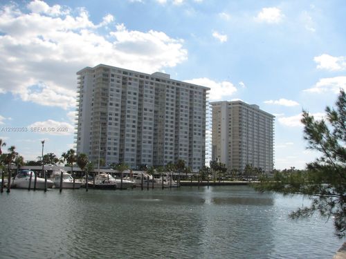 410-300 Bayview Dr, Sunny Isles Beach, FL, 33160 | Card Image