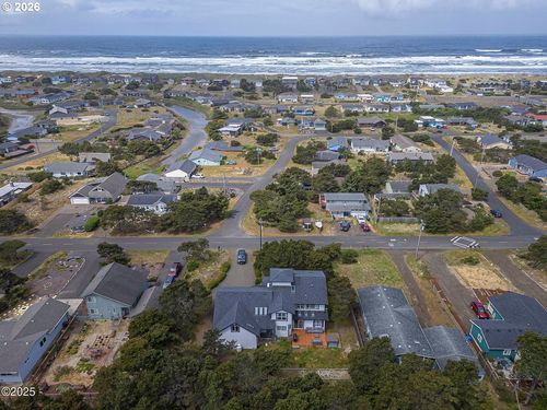 1201 Nw Bayshore Dr, Waldport, OR, 97394-9537 | Card Image