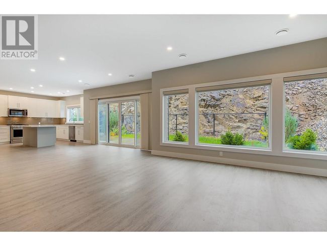 788 Acadia St, House other with 4 bedrooms, 3 bathrooms and 2 parking in Kelowna BC | Image 7