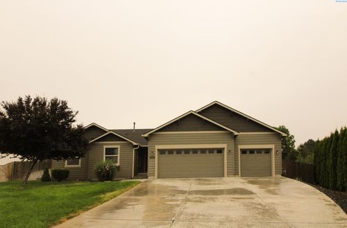 3919 Peppertree Ct, Pasco, WA, 99301-2184 | Card Image