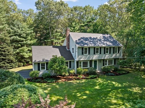 28 Grove St, Norfolk, MA, 02056-1763 | Card Image