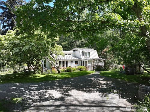 333 Whitewebs Ln, Greenbank, WA, 98253-6212 | Card Image