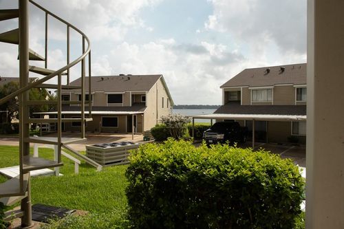 165 April Point Dr S, Montgomery, TX, 77356-5858 | Card Image