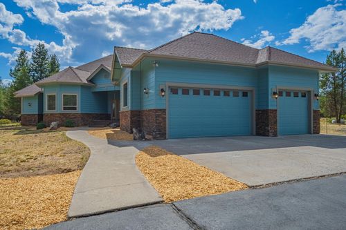 17045 Shawnee Cir, Bend, OR, 97707-2618 | Card Image